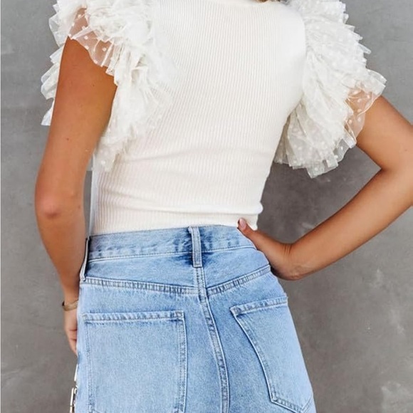 White puff sleeve shirt - Picture 2 of 4